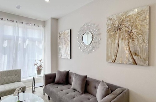 Markham House | Chic 4-Bedrooms & 4.5 Bathrooms Executive Home with Luxury Finishes