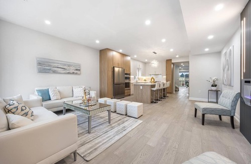 Markham House | Chic 4-Bedrooms & 4.5 Bathrooms Executive Home with Luxury Finishes