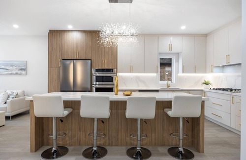 Markham House | Chic 4-Bedrooms & 4.5 Bathrooms Executive Home with Luxury Finishes