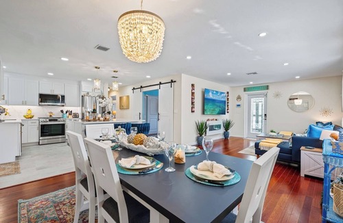 Fort Lauderdale House | Chic 4BR Htd Pool, 5 min to beach, PAC-MAN, Games