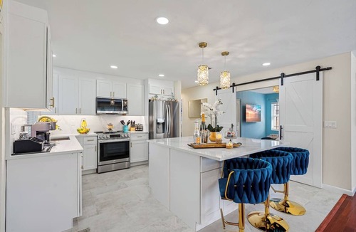 Fort Lauderdale House | Chic 4BR Htd Pool, 5 min to beach, PAC-MAN, Games