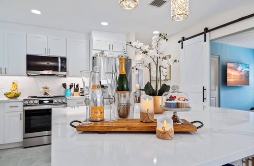 Fort Lauderdale House | Chic 4BR Htd Pool, 5 min to beach, PAC-MAN, Games