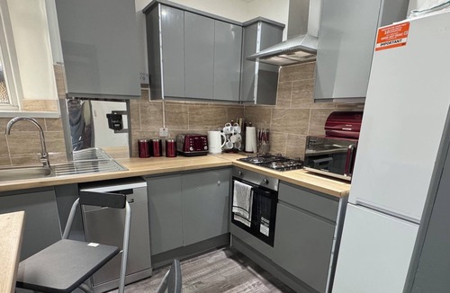 Tredegar Apartment | Chic Above Store