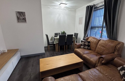 Tredegar Apartment | Chic Above Store