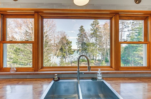 South Addison House | Chic Addison Home w/Fire Pit on 8 Private Acres!