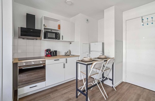 Bondy Apartment | Chic and brand-new studio near Paris