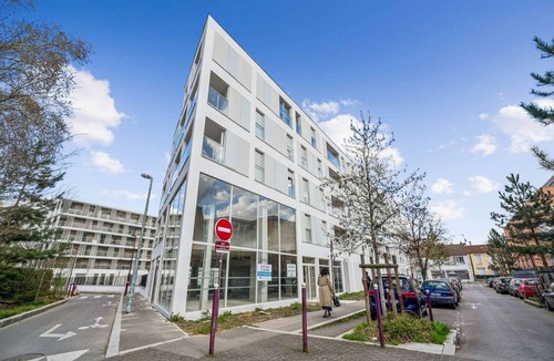 Bondy Apartment | Chic and brand-new studio near Paris