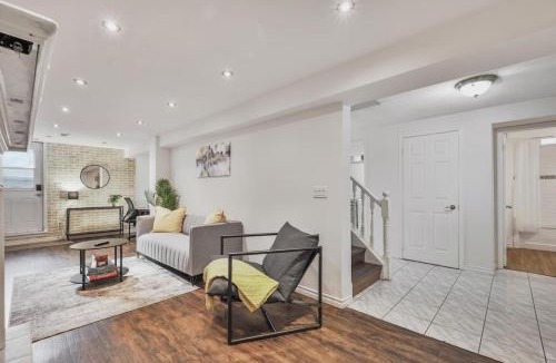Whitby Apartment | Chic and Bright 1BR Apt with Free Wifi and Parking