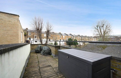 Belsize Park Apartment | Chic and comfortable London 2BR home