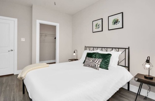 Spring Branch West Apartment | Chic and Comfortable 1 Bedroom