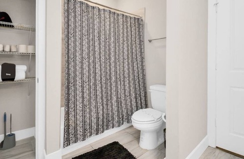 Spring Branch West Apartment | Chic and Comfortable 1 Bedroom