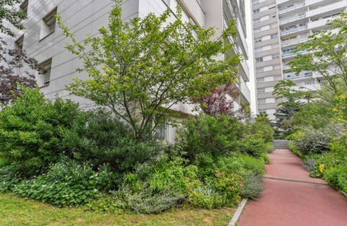 Levallois-Perret Apartment | Chic and confortable apart, with parking and balcony
