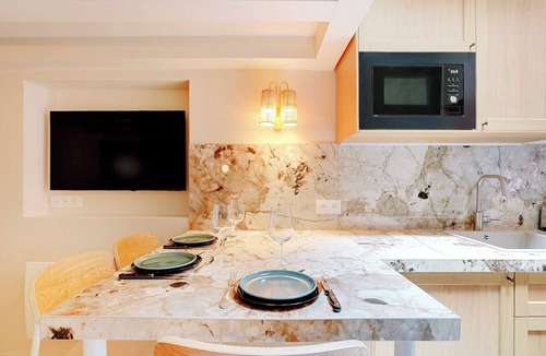 Saint-Vincent-de-Paul Apartment | Chic and Cosy Apartment-Canal Saint Martin
