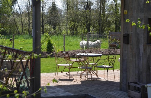 Martigne-Ferchaud Cottage | CHIC AND COSY FARMHOUSE. spacious and private gardens.