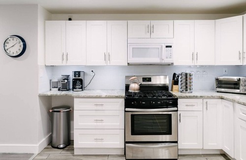 Mount Washington House | Chic and Cozy 2BR in Perfect Location