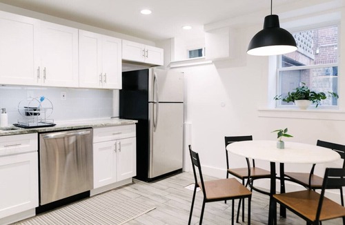 Mount Washington House | Chic and Cozy 2BR in Perfect Location