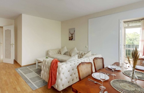 Ris Orangis Apartment | Chic and spacious apart with parking