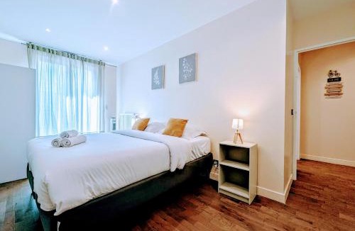 Clamart Apartment | Chic and spacious apart with parking and garden