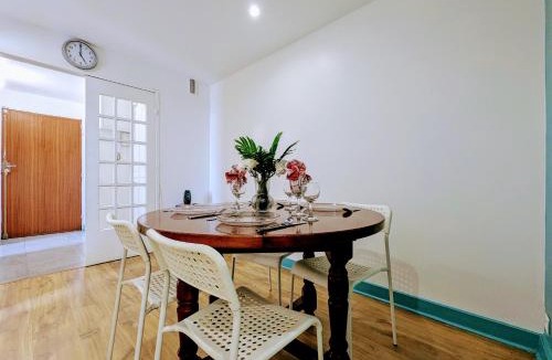 Mantes-la-Jolie Apartment | Chic apart with parking