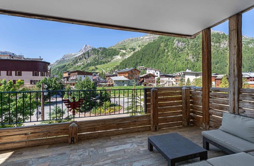 Val-d'Isere Apartment | Chic Apartment in Central Val d'Isère, Near Slopes - Panoramic Views, Sauna, Parking