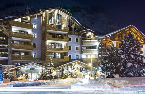 Val-d'Isere Apartment | Chic Apartment in Central Val d'Isère, Near Slopes - Panoramic Views, Sauna, Parking