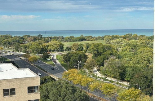 Uptown Apartment | Chic apartment in marvelous Chicago with WiFi, AC