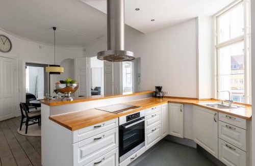 Nyhavn - Amalienborg Apartment | Chic Apartment in Vibrant Area by Copenhagen Canals