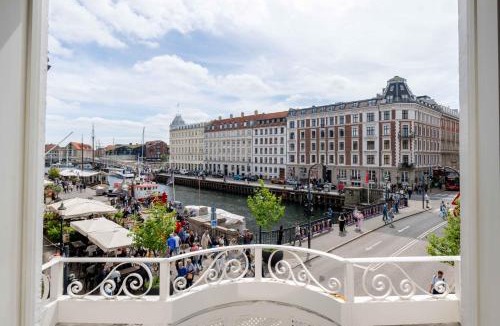 Nyhavn - Amalienborg Apartment | Chic Apartment in Vibrant Area by Copenhagen Canals