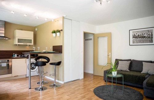 Saint-Gregoire Apartment | Chic apartment with terrace