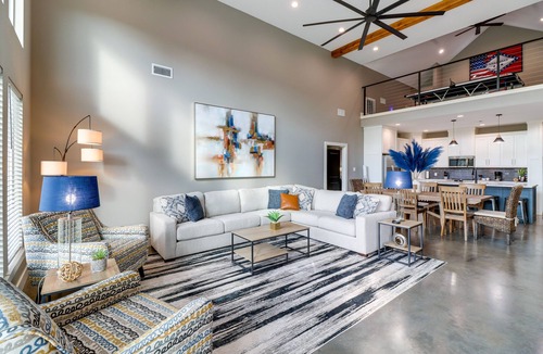 Higden House | Chic Arkansas Retreat w/Patio, Grill & Fire Pit!
