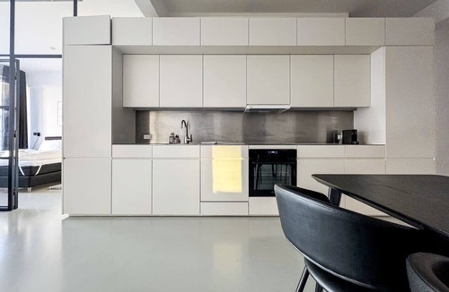 Amager Apartment | Chic Atelier with Breathtaking Waterfront