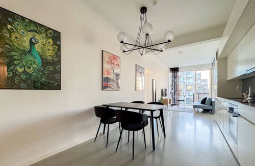 Amager Apartment | Chic Atelier with Breathtaking Waterfront