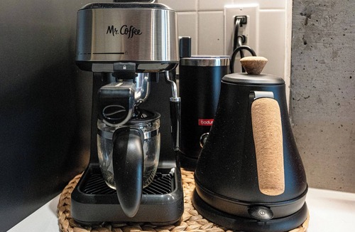 Ironbound District Apartment | Chic Balcony Studio in Newark