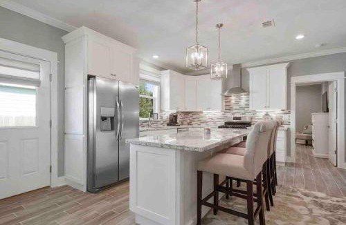 Gulfport House | *Chic Beach Cottage Retreat* near Beach/downtown