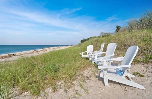 Wading River House | Chic Beach House: Waterfront, Vineyards, Hot Tub