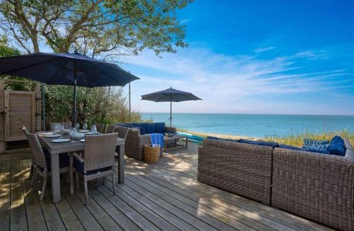 Wading River House | Chic Beach House: Waterfront, Vineyards, Hot Tub