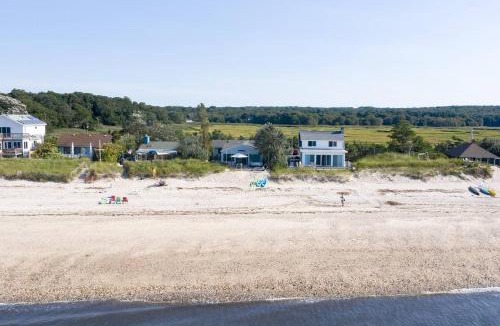 Wading River House | Chic Beach House: Waterfront, Vineyards, Hot Tub