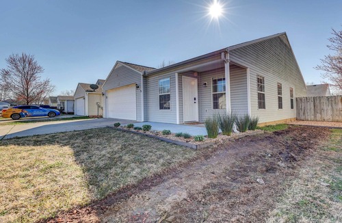 Bentonville Cottage | Chic Bentonville Home w/Patio & Fire Pit!