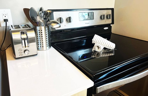 South London Apartment | Chic Boho Retreat | Minutes from Downtown London