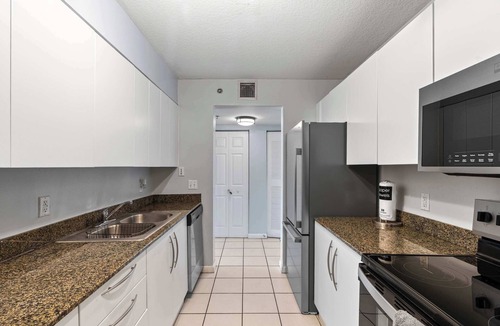 Brickell Condo | Chic Brickell Escape With Bay Views