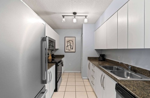 Brickell Condo | Chic Brickell Escape With Bay Views