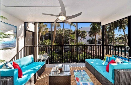 Captiva Condo | Chic Captiva Villa Residence with Great Amenities