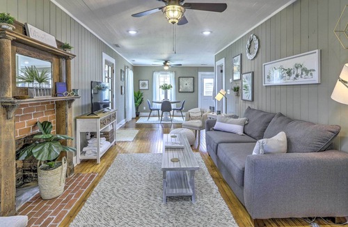 Carrollton Cottage | Chic Carrollton Cottage w/ Updated Interior!