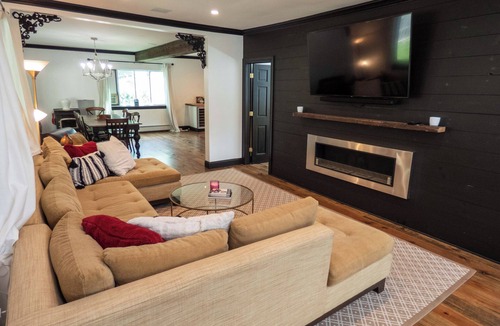 Harris Other | Chic Catskills Farmhouse