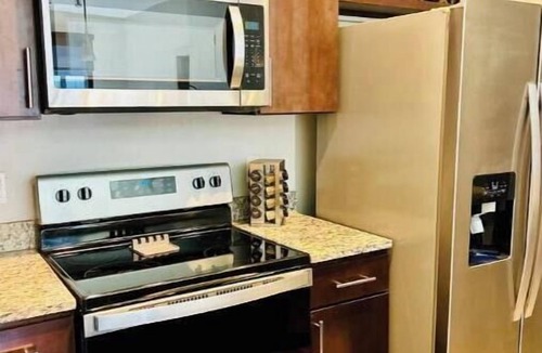 Canton Apartment | Chic & Central 1BR Ideal for Work & Leisure Stay