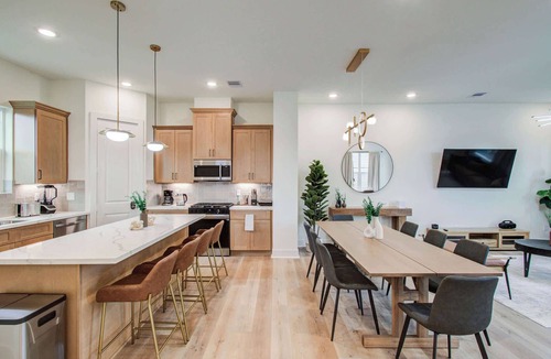 OST - South Union House | Chic & Central 3BD Townhouse, Mins to DT & Midtown