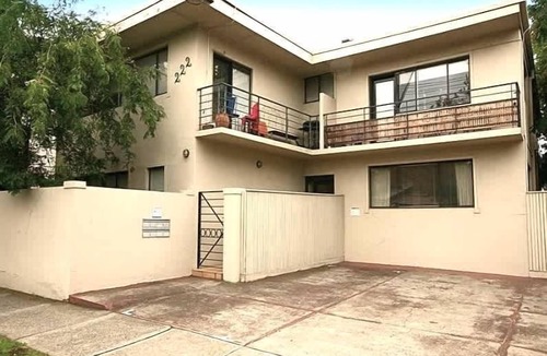 Saint Kilda South Apartment | Chic central St Kilda 2 bed 8 mins walk to beach