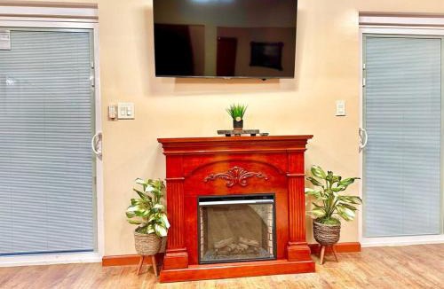 Montague Ski Chalet | Chic Chalet River Views & Access