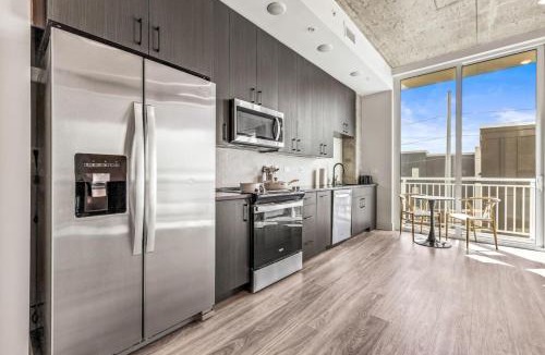 Channel District Apartment | Chic Channelside Getaway in DT