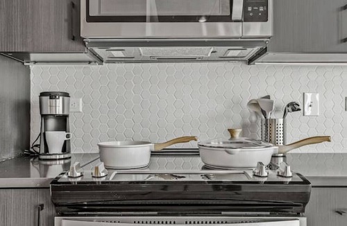 Channel District Apartment | Chic Channelside Getaway in DT